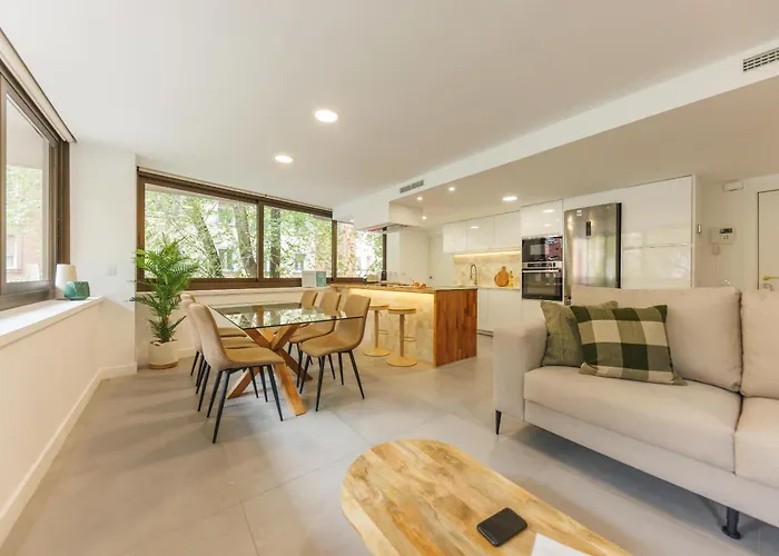 Bravissimo Turbau Entresol A, With 3 Bedrooms