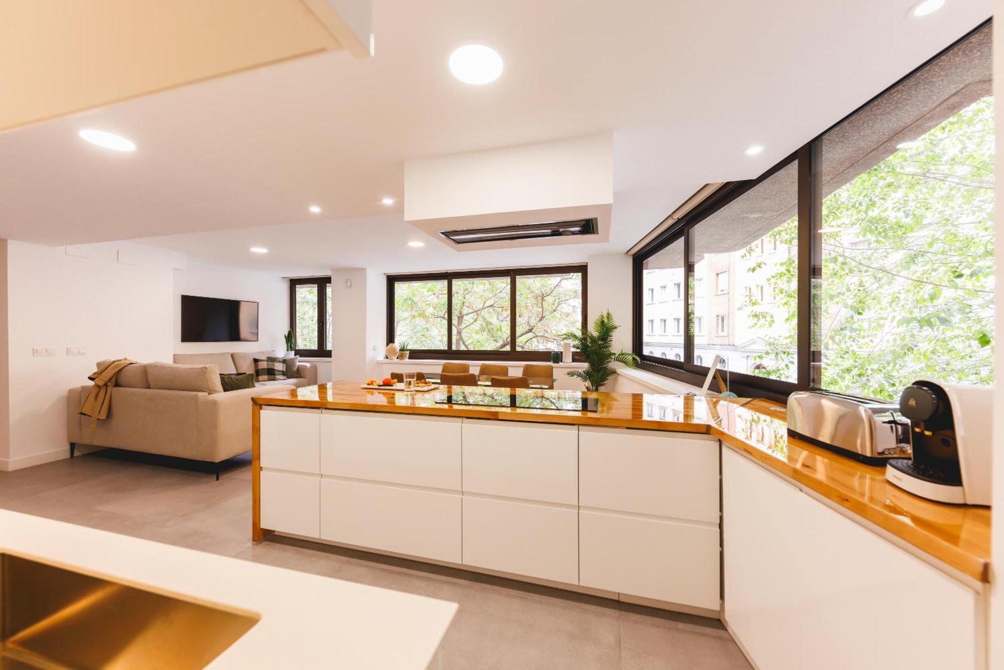 Bravissimo Turbau Entresol A, With 3 Bedrooms