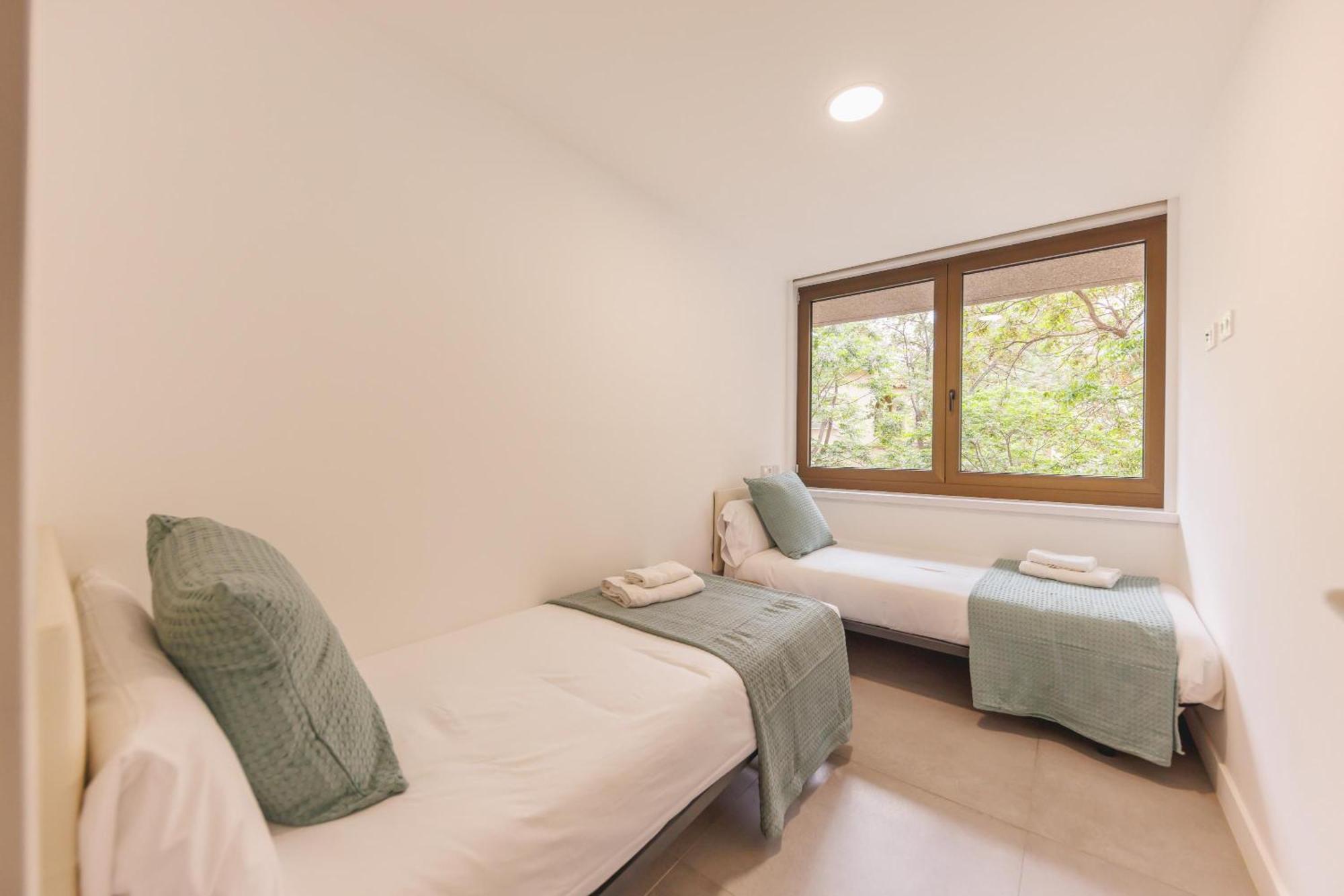 Bravissimo Turbau Entresol A, With 3 Bedrooms Apartment *